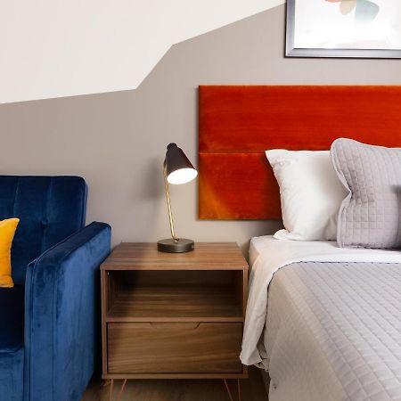 4411 Inn & Suites 密歇根城 外观 照片