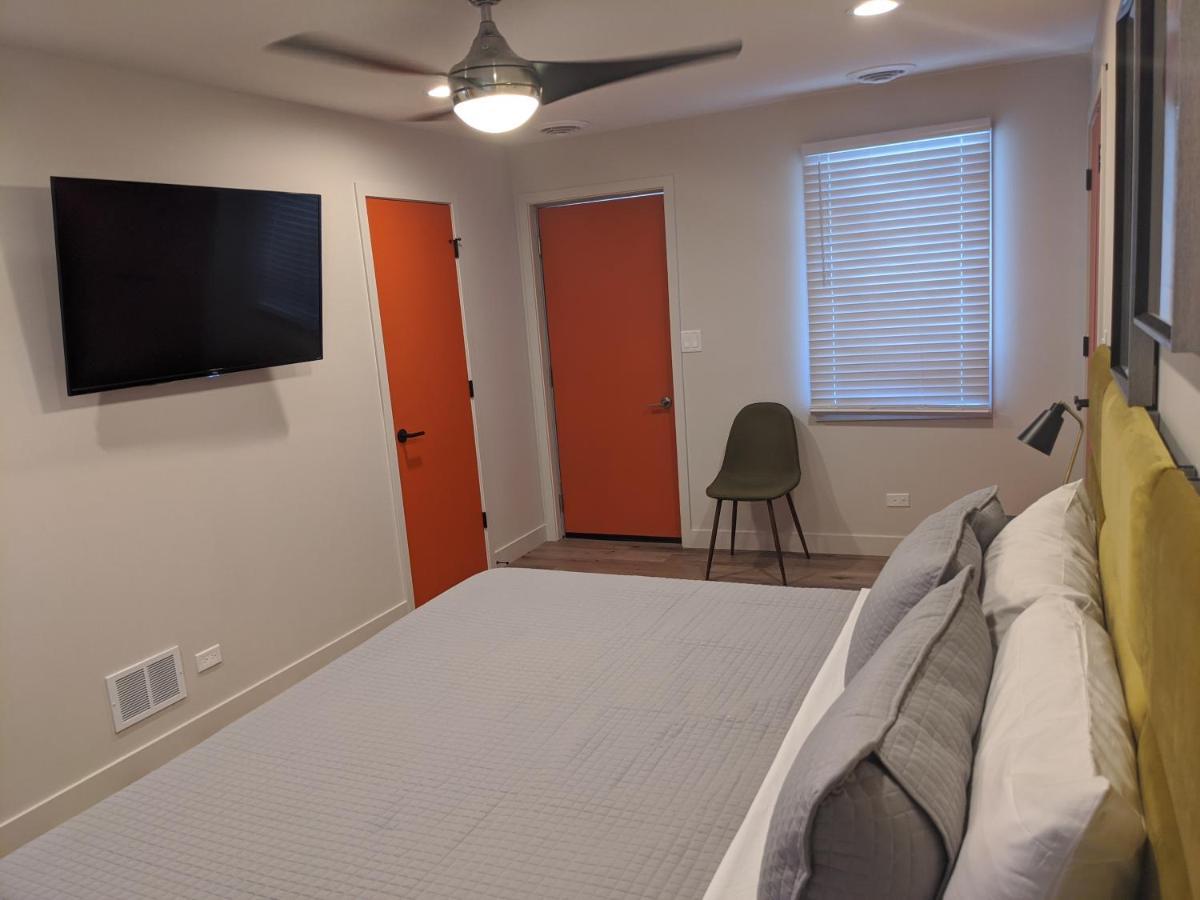 4411 Inn & Suites 密歇根城 外观 照片